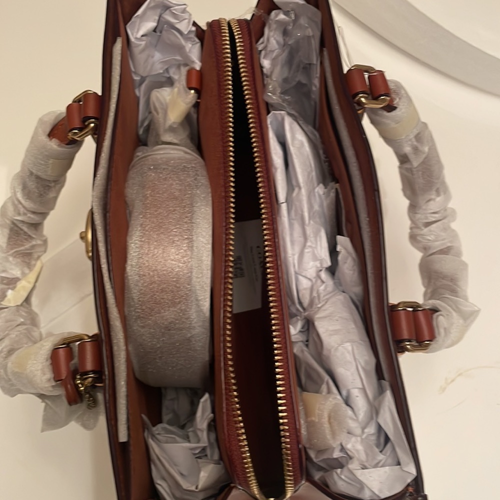 COACH NWT CC SIG BK CRRYALL 28 - Picture 13 of 15